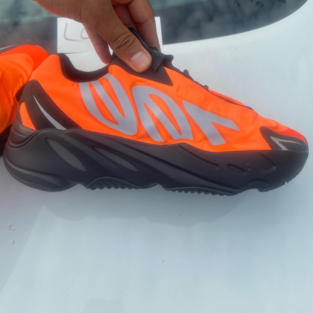 Yeezy boost 700 mnvn orange